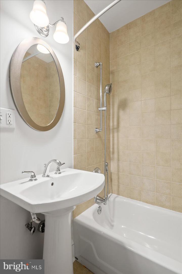 1501 HAMILTON ST NW, WASHINGTON, District Of Columbia 20011, 8 Bedrooms Bedrooms, ,6 BathroomsBathrooms,Residential,For sale,1501 HAMILTON ST NW,DCDC2194510 MLS # DCDC2194510
