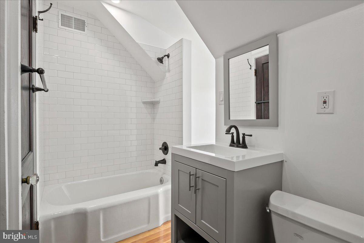 1501 HAMILTON ST NW, WASHINGTON, District Of Columbia 20011, 8 Bedrooms Bedrooms, ,6 BathroomsBathrooms,Residential,For sale,1501 HAMILTON ST NW,DCDC2194510 MLS # DCDC2194510