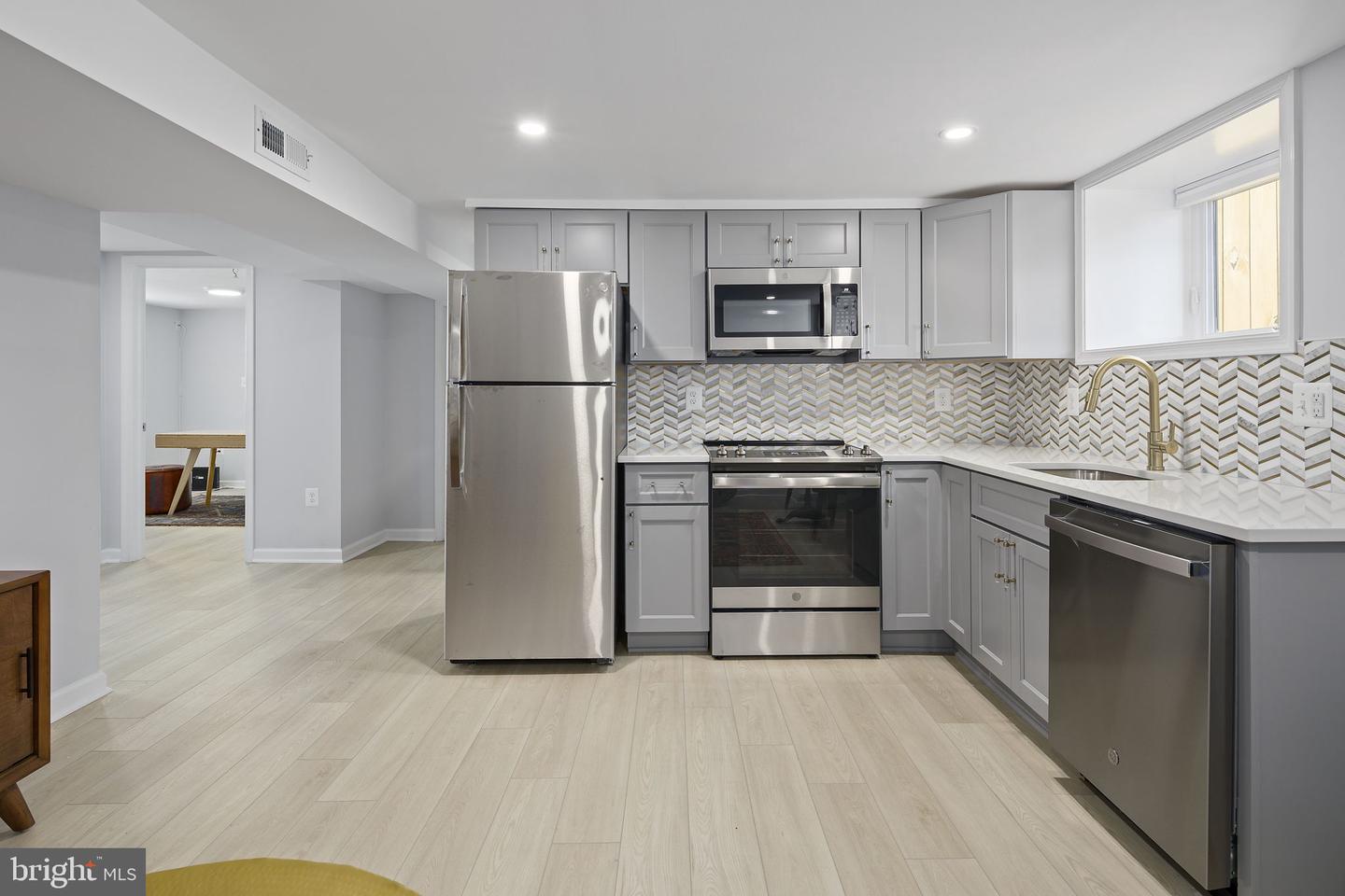 1501 HAMILTON ST NW, WASHINGTON, District Of Columbia 20011, 8 Bedrooms Bedrooms, ,6 BathroomsBathrooms,Residential,For sale,1501 HAMILTON ST NW,DCDC2194510 MLS # DCDC2194510