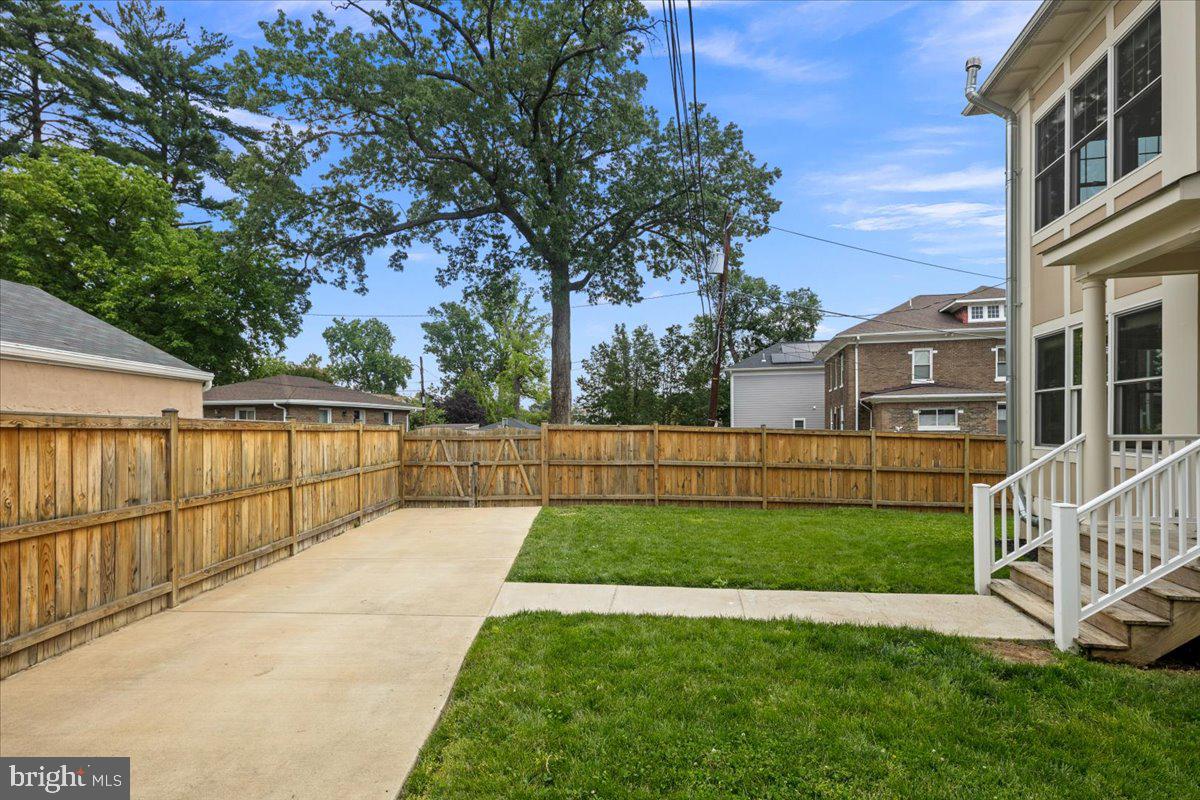1501 HAMILTON ST NW, WASHINGTON, District Of Columbia 20011, 8 Bedrooms Bedrooms, ,6 BathroomsBathrooms,Residential,For sale,1501 HAMILTON ST NW,DCDC2194510 MLS # DCDC2194510