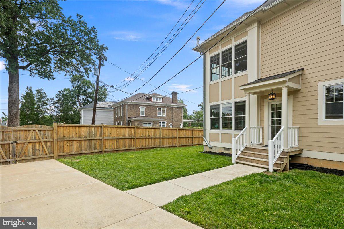 1501 HAMILTON ST NW, WASHINGTON, District Of Columbia 20011, 8 Bedrooms Bedrooms, ,6 BathroomsBathrooms,Residential,For sale,1501 HAMILTON ST NW,DCDC2194510 MLS # DCDC2194510