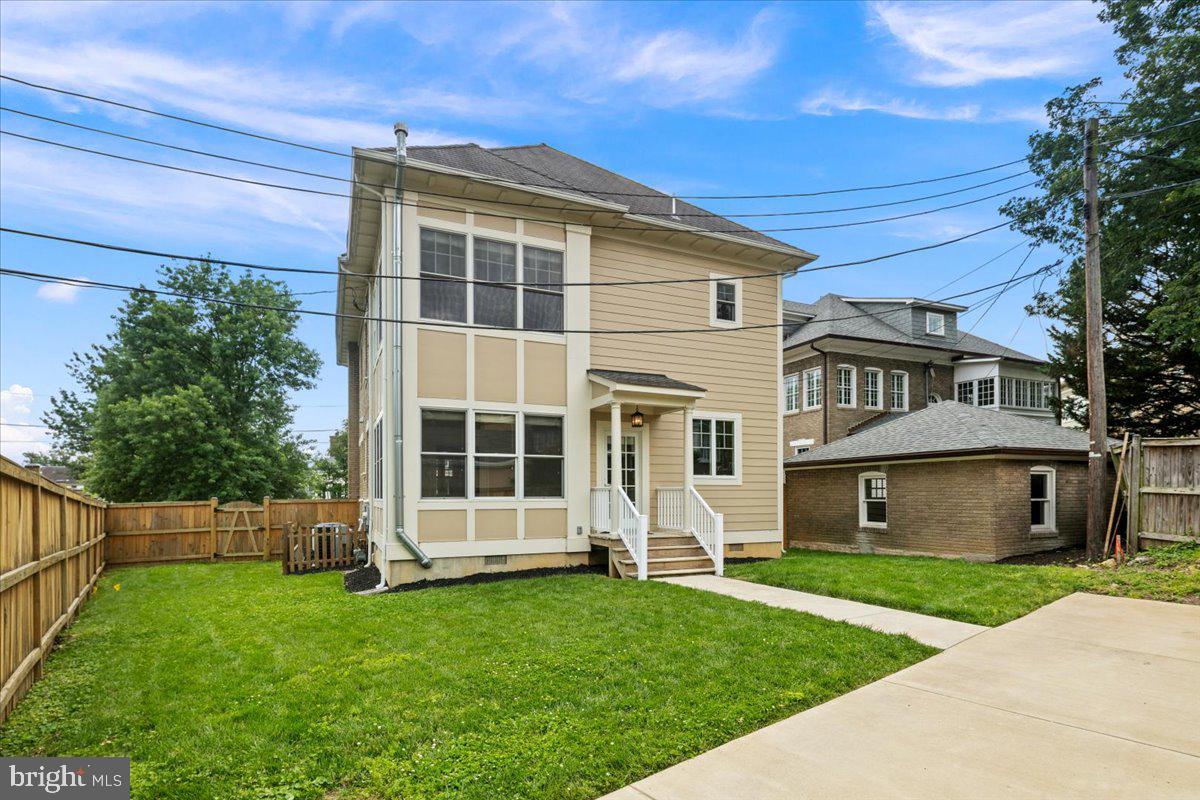 1501 HAMILTON ST NW, WASHINGTON, District Of Columbia 20011, 8 Bedrooms Bedrooms, ,6 BathroomsBathrooms,Residential,For sale,1501 HAMILTON ST NW,DCDC2194510 MLS # DCDC2194510