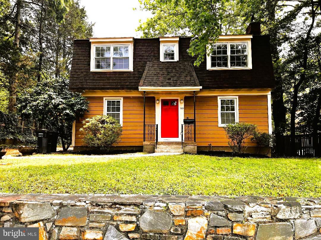 222 E FAIRFAX ST, FALLS CHURCH, Virginia 22046, 5 Bedrooms Bedrooms, ,4 BathroomsBathrooms,Residential,For sale,222 E FAIRFAX ST,VAFA2002898 MLS # VAFA2002898