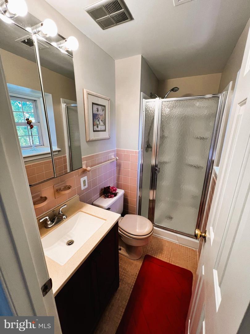 222 E FAIRFAX ST, FALLS CHURCH, Virginia 22046, 5 Bedrooms Bedrooms, ,4 BathroomsBathrooms,Residential,For sale,222 E FAIRFAX ST,VAFA2002898 MLS # VAFA2002898