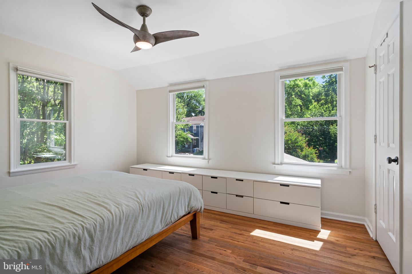 6002 WILLIAMSBURG RD, ALEXANDRIA, Virginia 22303, 2 Bedrooms Bedrooms, ,1 BathroomBathrooms,Residential,For sale,6002 WILLIAMSBURG RD,VAFX2233250 MLS # VAFX2233250