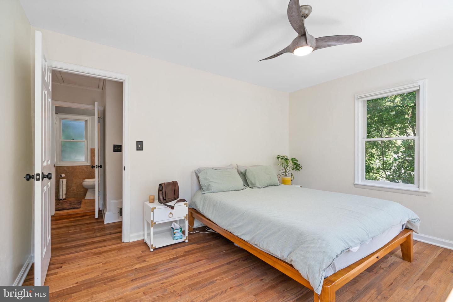 6002 WILLIAMSBURG RD, ALEXANDRIA, Virginia 22303, 2 Bedrooms Bedrooms, ,1 BathroomBathrooms,Residential,For sale,6002 WILLIAMSBURG RD,VAFX2233250 MLS # VAFX2233250