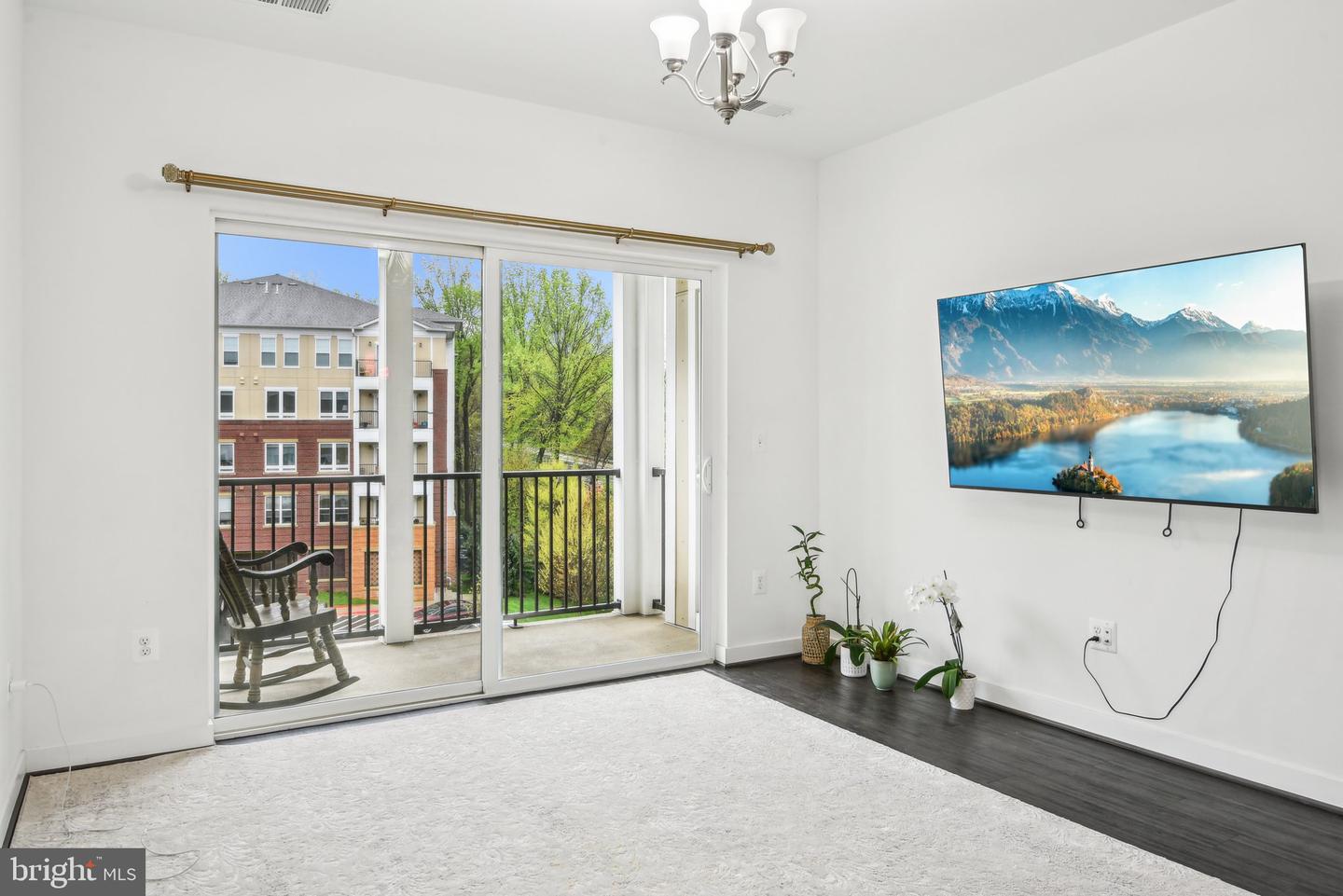 9430 SILVER KING CT #410, FAIRFAX, Virginia 22031, 2 Bedrooms Bedrooms, ,2 BathroomsBathrooms,Residential,For sale,9430 SILVER KING CT #410,VAFC2006124 MLS # VAFC2006124