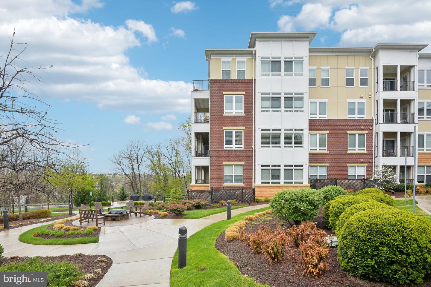 9430 SILVER KING CT #410, FAIRFAX, Virginia 22031, 2 Bedrooms Bedrooms, ,2 BathroomsBathrooms,Residential,For sale,9430 SILVER KING CT #410,VAFC2006124 MLS # VAFC2006124
