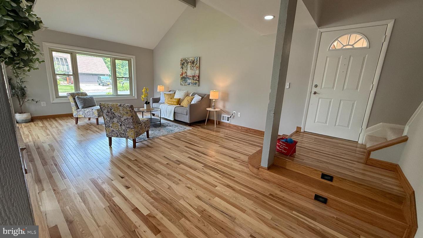 10601 FIESTA RD, FAIRFAX, Virginia 22032, 4 Bedrooms Bedrooms, ,2 BathroomsBathrooms,Residential,For sale,10601 FIESTA RD,VAFX2233892 MLS # VAFX2233892
