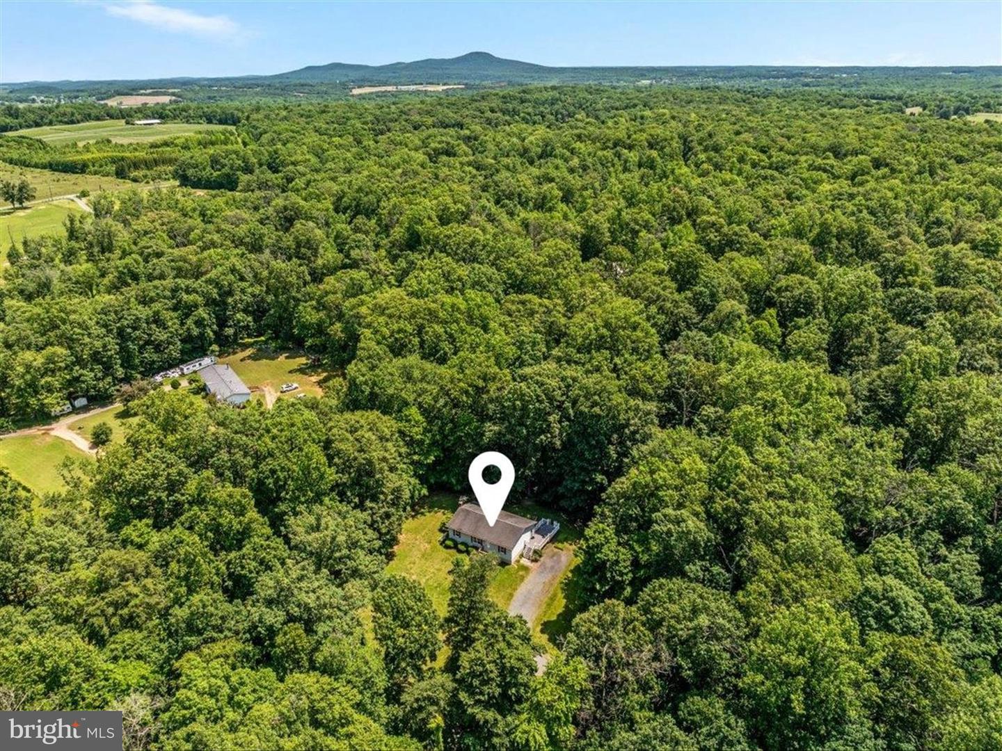 43417 LOST CORNER RD, LEESBURG, Virginia 20176, 3 Bedrooms Bedrooms, ,2 BathroomsBathrooms,Residential,For sale,43417 LOST CORNER RD,VALO2093848 MLS # VALO2093848