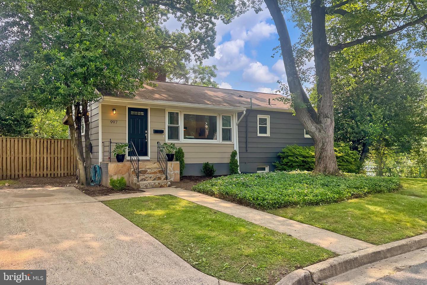 997 N TUCKAHOE ST, FALLS CHURCH, Virginia 22046, 3 Bedrooms Bedrooms, ,2 BathroomsBathrooms,Residential,For sale,997 N TUCKAHOE ST,VAFA2002906 MLS # VAFA2002906