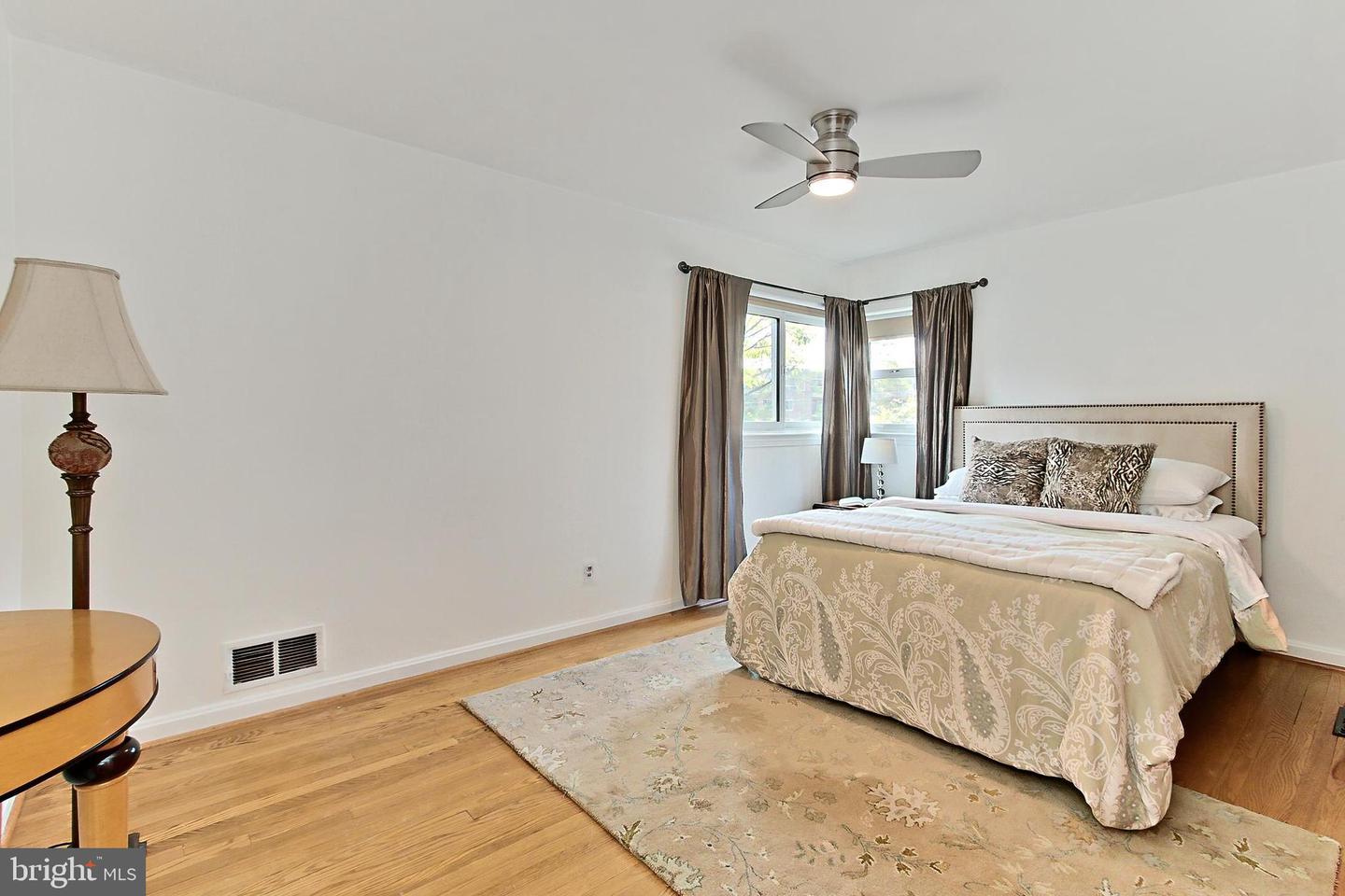 997 N TUCKAHOE ST, FALLS CHURCH, Virginia 22046, 3 Bedrooms Bedrooms, ,2 BathroomsBathrooms,Residential,For sale,997 N TUCKAHOE ST,VAFA2002906 MLS # VAFA2002906