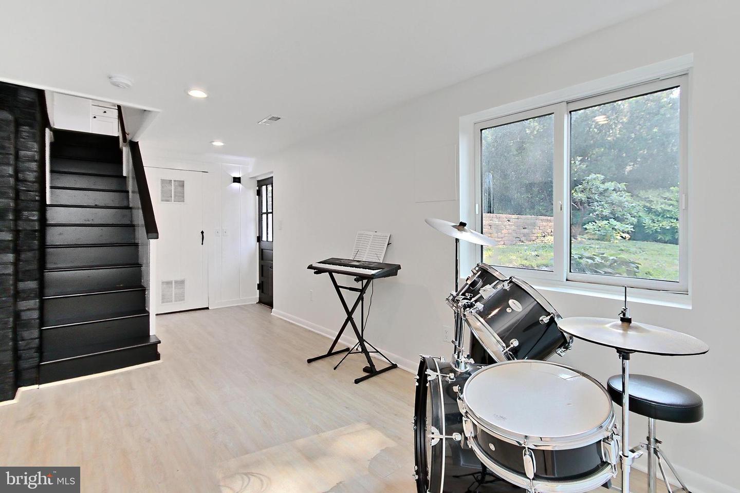 997 N TUCKAHOE ST, FALLS CHURCH, Virginia 22046, 3 Bedrooms Bedrooms, ,2 BathroomsBathrooms,Residential,For sale,997 N TUCKAHOE ST,VAFA2002906 MLS # VAFA2002906