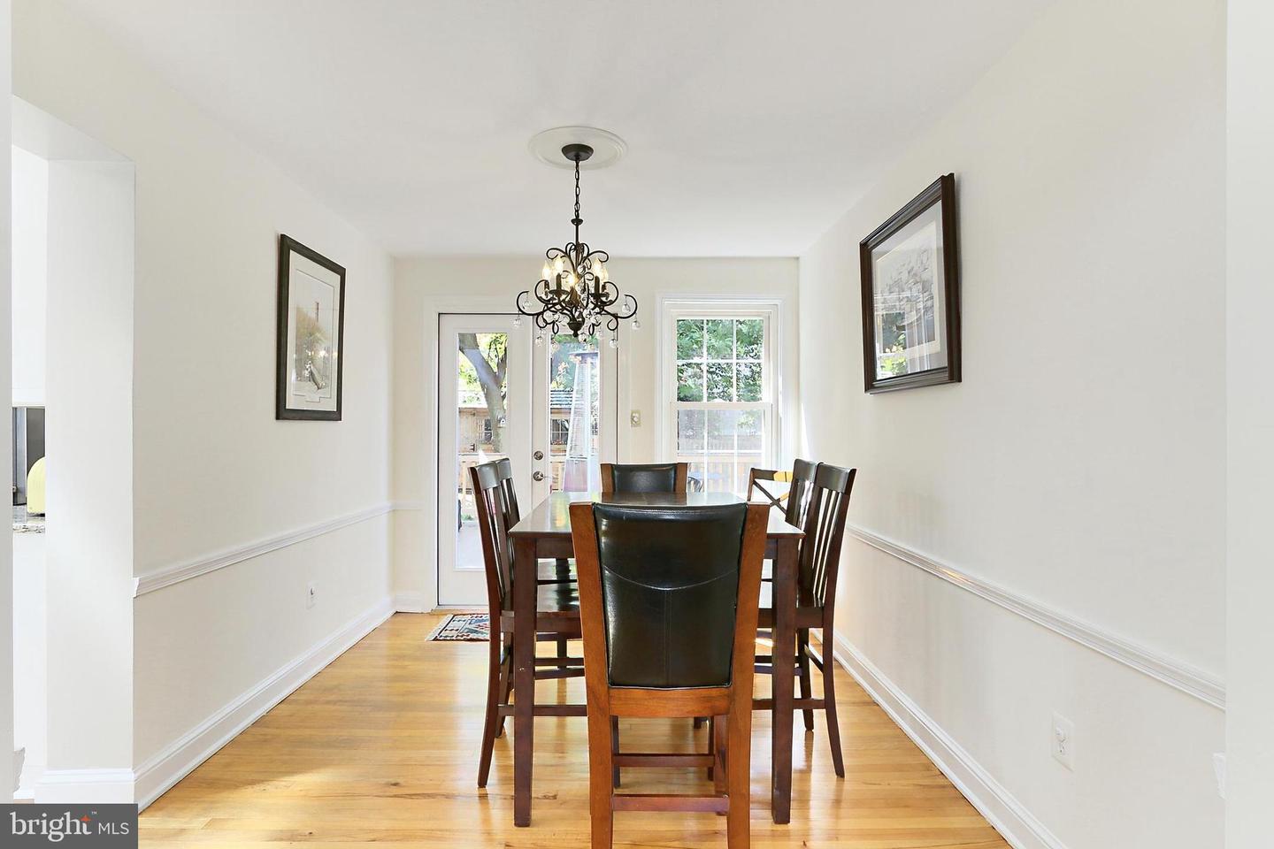 5712 18TH RD N, ARLINGTON, Virginia 22205, 4 Bedrooms Bedrooms, 9 Rooms Rooms,2 BathroomsBathrooms,Residential,For sale,5712 18TH RD N,VAAR2056008 MLS # VAAR2056008