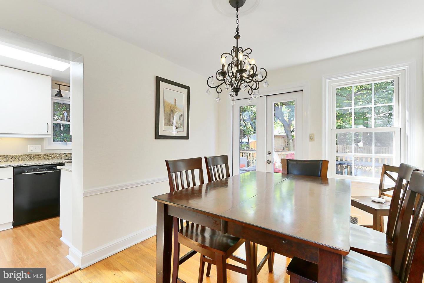 5712 18TH RD N, ARLINGTON, Virginia 22205, 4 Bedrooms Bedrooms, 9 Rooms Rooms,2 BathroomsBathrooms,Residential,For sale,5712 18TH RD N,VAAR2056008 MLS # VAAR2056008