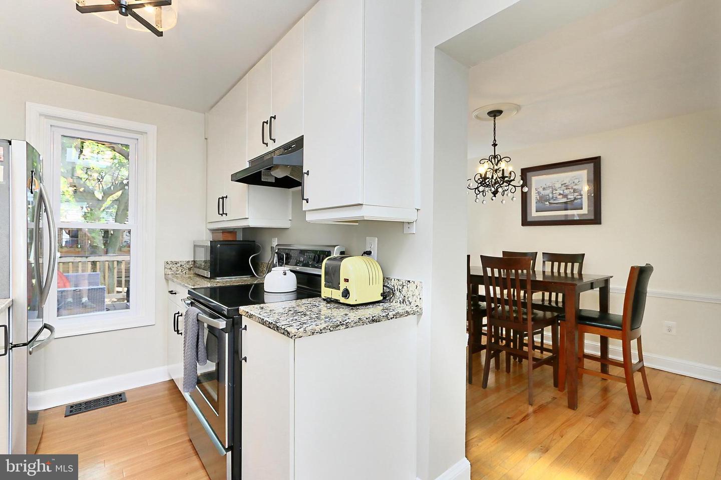 5712 18TH RD N, ARLINGTON, Virginia 22205, 4 Bedrooms Bedrooms, 9 Rooms Rooms,2 BathroomsBathrooms,Residential,For sale,5712 18TH RD N,VAAR2056008 MLS # VAAR2056008