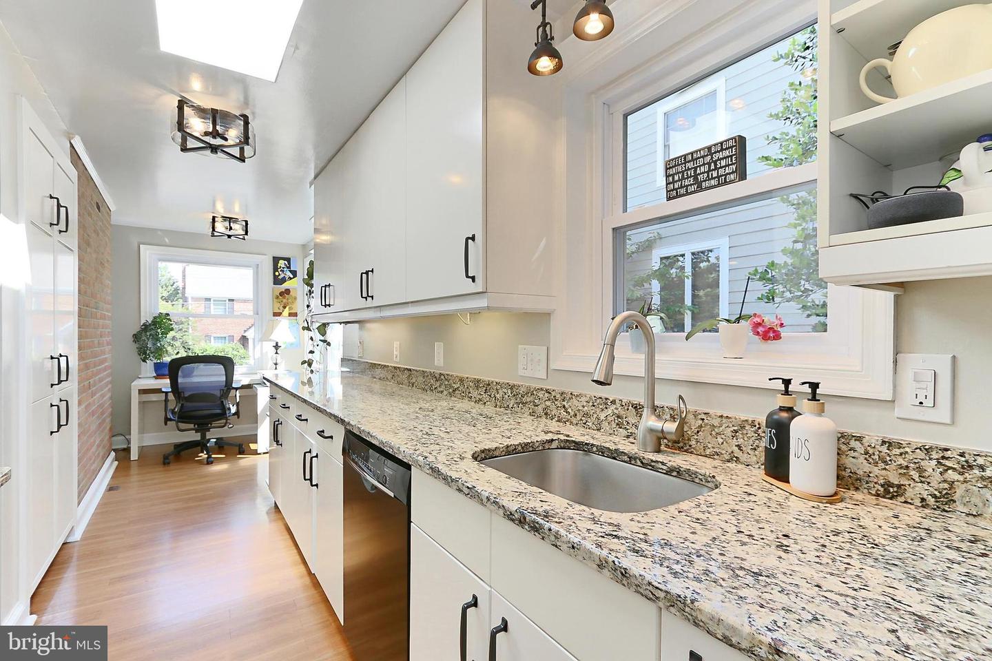 5712 18TH RD N, ARLINGTON, Virginia 22205, 4 Bedrooms Bedrooms, 9 Rooms Rooms,2 BathroomsBathrooms,Residential,For sale,5712 18TH RD N,VAAR2056008 MLS # VAAR2056008