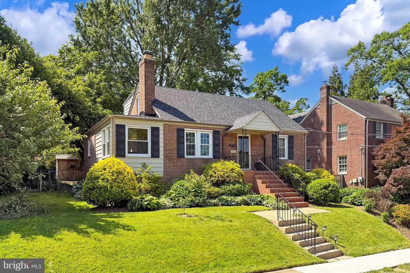 5712 18TH RD N, ARLINGTON, Virginia 22205, 4 Bedrooms Bedrooms, 9 Rooms Rooms,2 BathroomsBathrooms,Residential,For sale,5712 18TH RD N,VAAR2056008 MLS # VAAR2056008