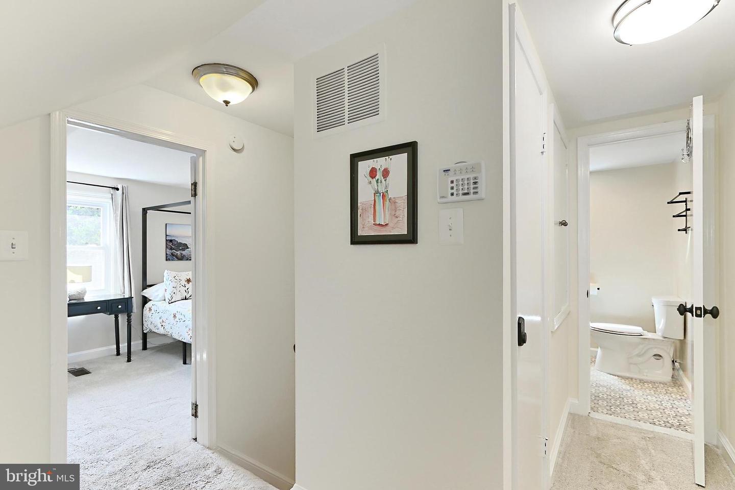 5712 18TH RD N, ARLINGTON, Virginia 22205, 4 Bedrooms Bedrooms, 9 Rooms Rooms,2 BathroomsBathrooms,Residential,For sale,5712 18TH RD N,VAAR2056008 MLS # VAAR2056008