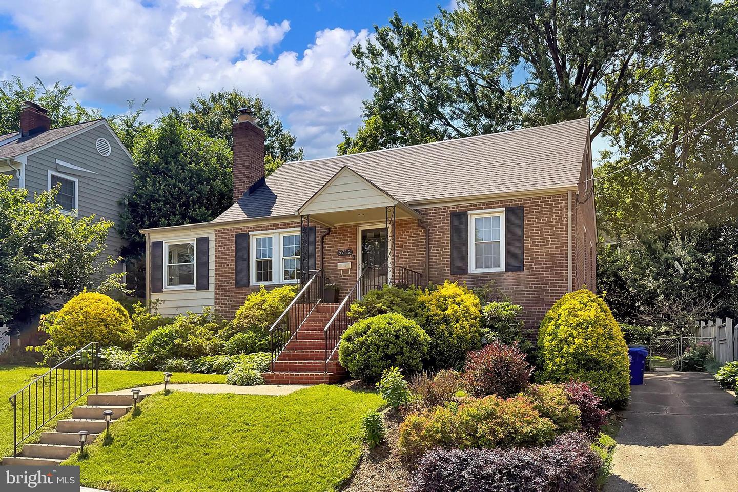 5712 18TH RD N, ARLINGTON, Virginia 22205, 4 Bedrooms Bedrooms, 9 Rooms Rooms,2 BathroomsBathrooms,Residential,For sale,5712 18TH RD N,VAAR2056008 MLS # VAAR2056008