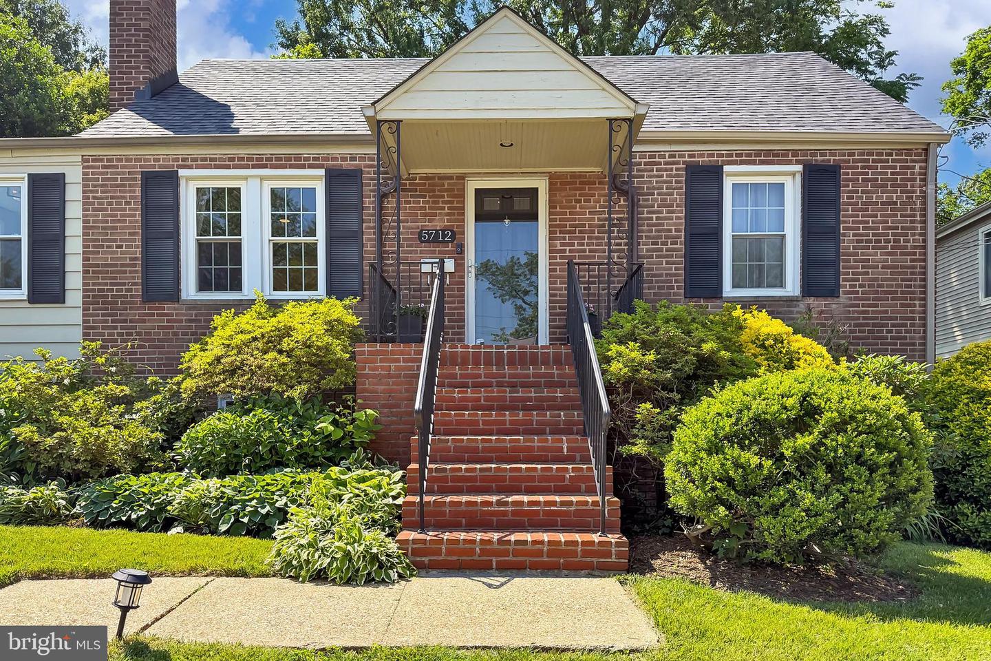 5712 18TH RD N, ARLINGTON, Virginia 22205, 4 Bedrooms Bedrooms, 9 Rooms Rooms,2 BathroomsBathrooms,Residential,For sale,5712 18TH RD N,VAAR2056008 MLS # VAAR2056008