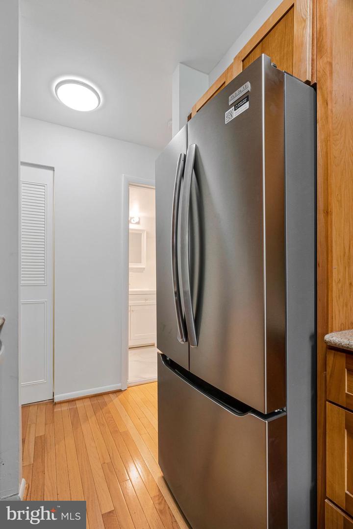 3328 WOODBURN VILLAGE DR #14, ANNANDALE, Virginia 22003, 2 Bedrooms Bedrooms, ,1 BathroomBathrooms,Residential,For sale,3328 WOODBURN VILLAGE DR #14,VAFX2234124 MLS # VAFX2234124