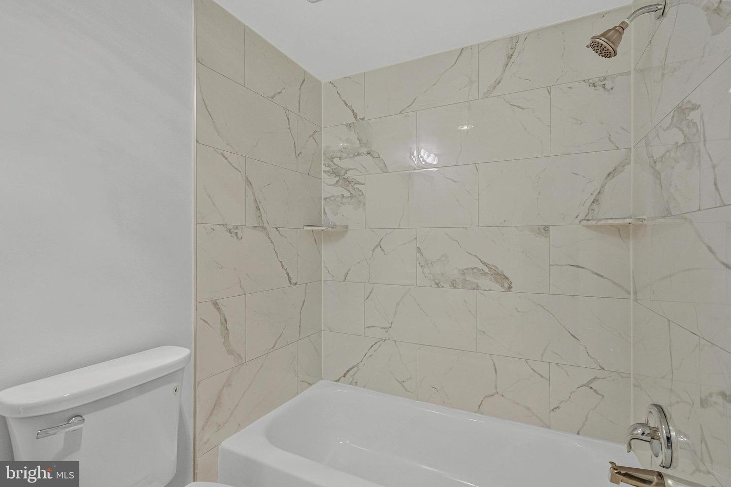 3328 WOODBURN VILLAGE DR #14, ANNANDALE, Virginia 22003, 2 Bedrooms Bedrooms, ,1 BathroomBathrooms,Residential,For sale,3328 WOODBURN VILLAGE DR #14,VAFX2234124 MLS # VAFX2234124
