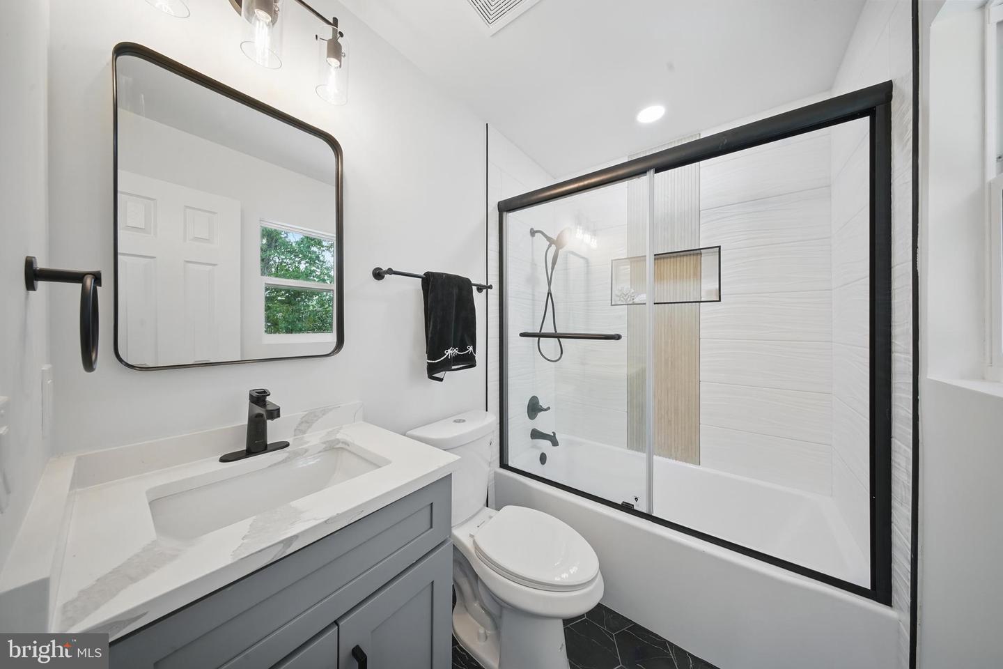 4403 ECHO CT, WOODBRIDGE, Virginia 22193, 4 Bedrooms Bedrooms, ,3 BathroomsBathrooms,Residential,For sale,4403 ECHO CT,VAPW2092210 MLS # VAPW2092210