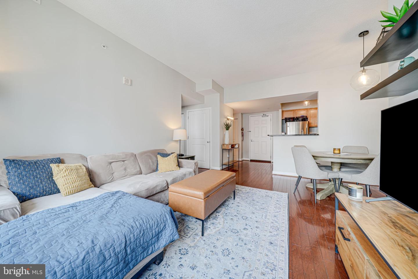 880 N POLLARD ST #1021, ARLINGTON, Virginia 22203, 2 Bedrooms Bedrooms, ,1 BathroomBathrooms,Residential,For sale,880 N POLLARD ST #1021,VAAR2056188 MLS # VAAR2056188