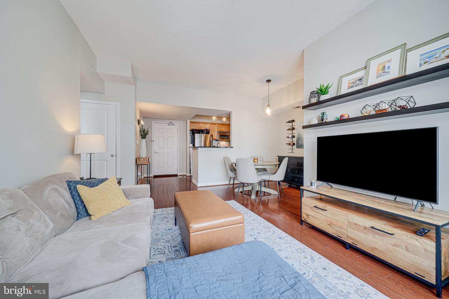880 N POLLARD ST #1021, ARLINGTON, Virginia 22203, 2 Bedrooms Bedrooms, ,1 BathroomBathrooms,Residential,For sale,880 N POLLARD ST #1021,VAAR2056188 MLS # VAAR2056188