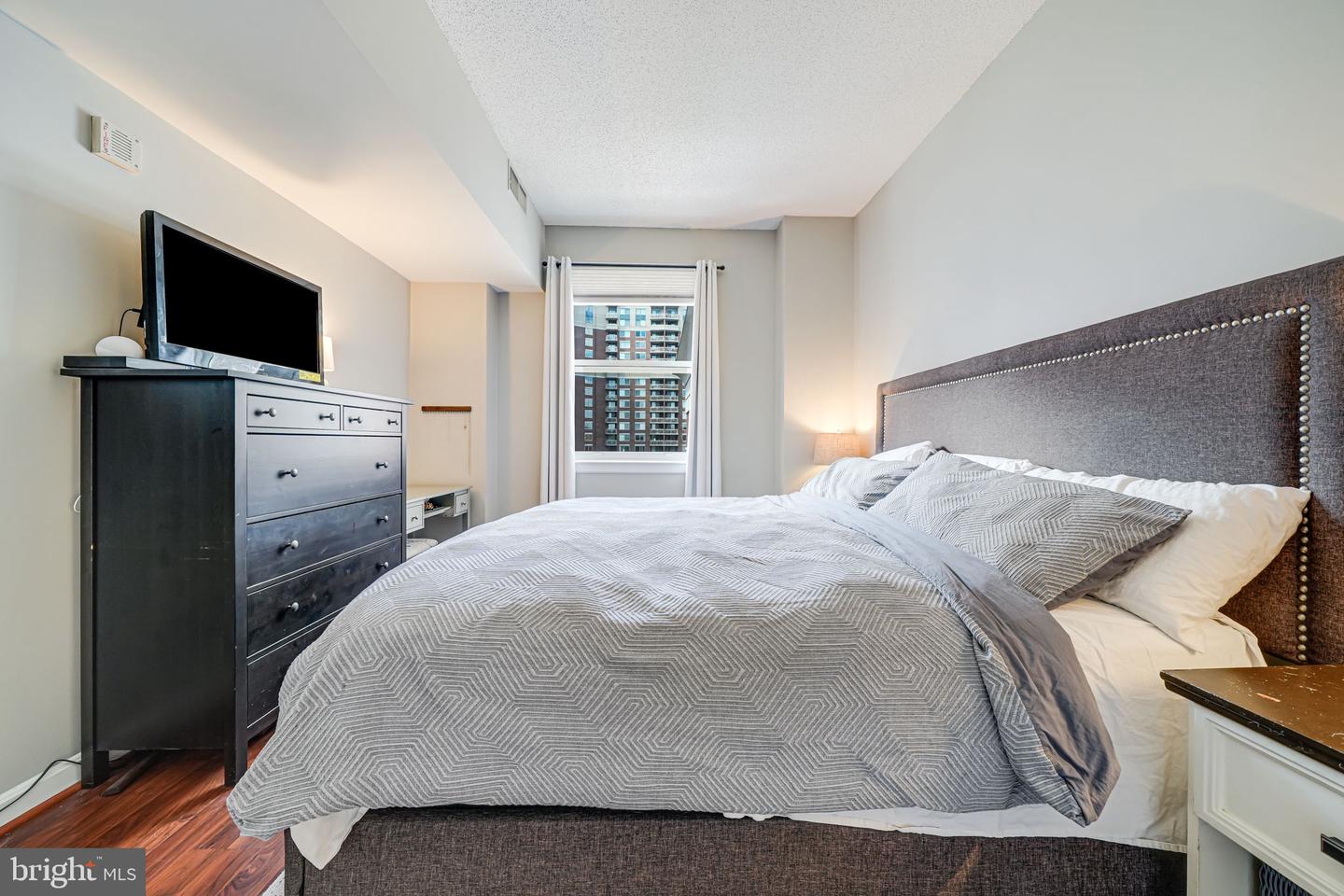 880 N POLLARD ST #1021, ARLINGTON, Virginia 22203, 2 Bedrooms Bedrooms, ,1 BathroomBathrooms,Residential,For sale,880 N POLLARD ST #1021,VAAR2056188 MLS # VAAR2056188