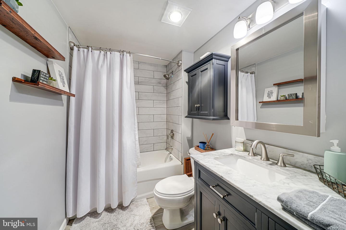 880 N POLLARD ST #1021, ARLINGTON, Virginia 22203, 2 Bedrooms Bedrooms, ,1 BathroomBathrooms,Residential,For sale,880 N POLLARD ST #1021,VAAR2056188 MLS # VAAR2056188