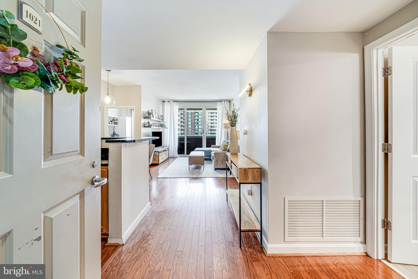 880 N POLLARD ST #1021, ARLINGTON, Virginia 22203, 2 Bedrooms Bedrooms, ,1 BathroomBathrooms,Residential,For sale,880 N POLLARD ST #1021,VAAR2056188 MLS # VAAR2056188