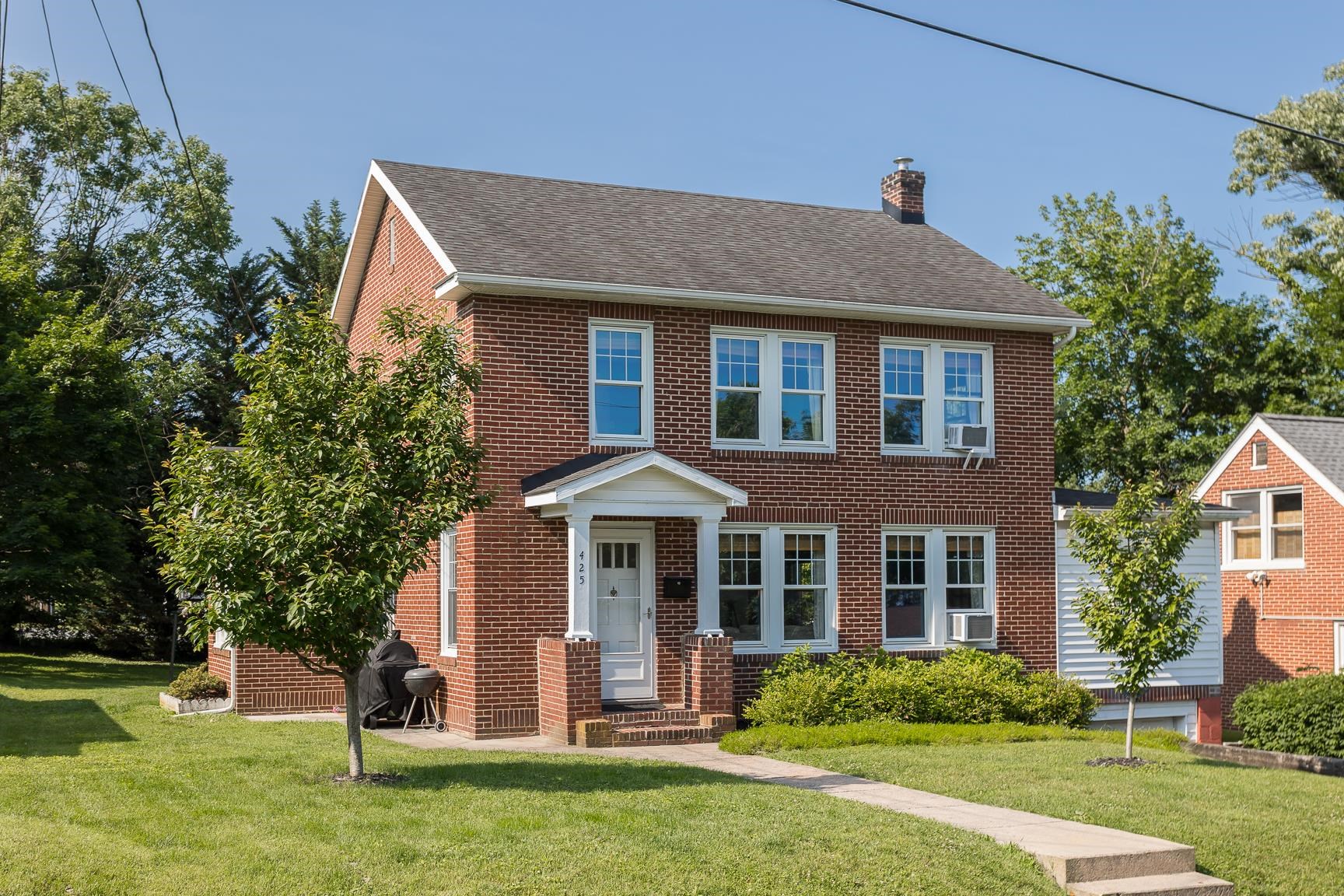 425 E ELIZABETH ST, HARRISONBURG, Virginia 22801, 3 Bedrooms Bedrooms, ,1 BathroomBathrooms,Residential,Anderson,425 E ELIZABETH ST,665410 MLS # 665410