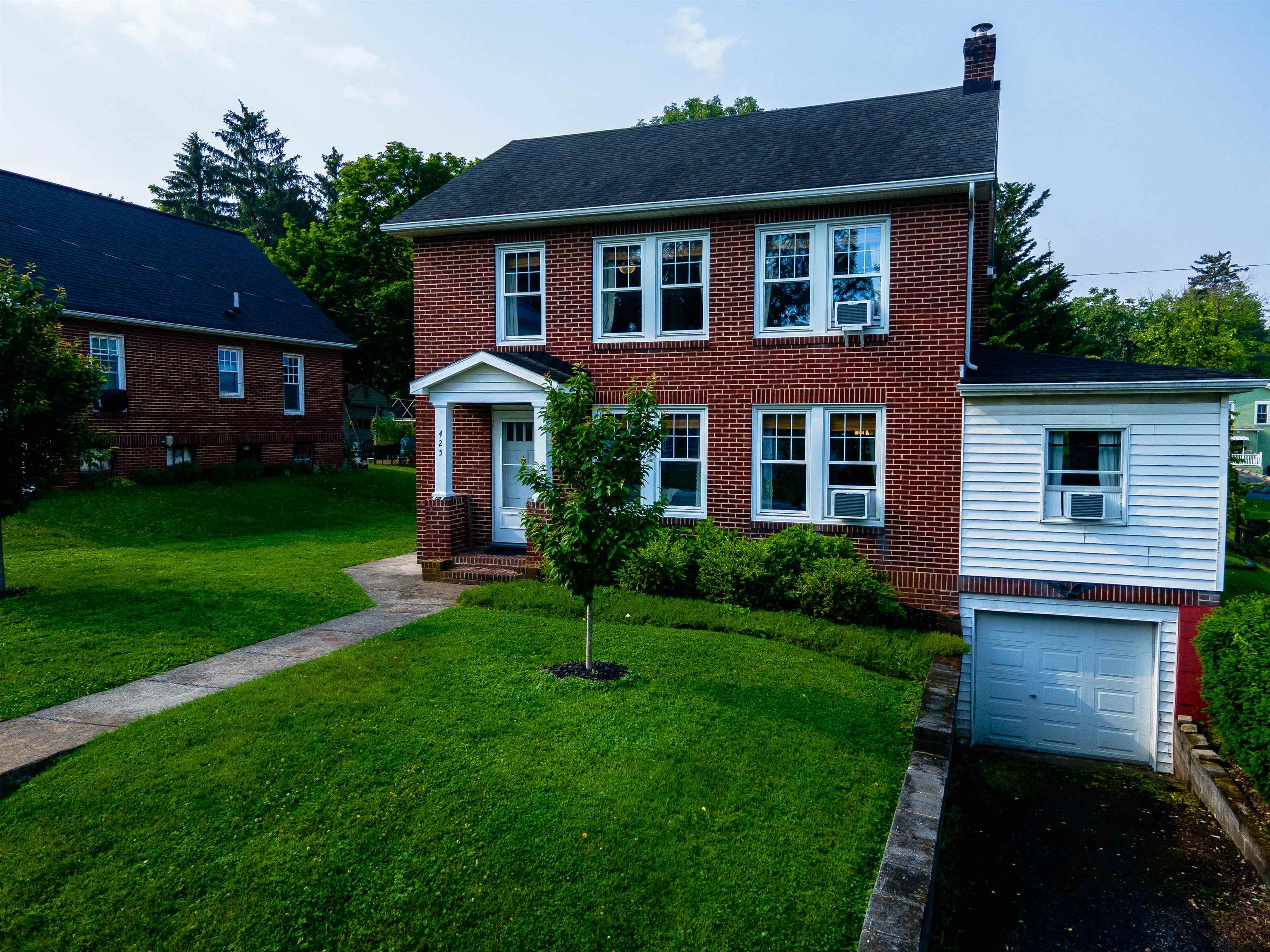 425 E ELIZABETH ST, HARRISONBURG, Virginia 22801, 3 Bedrooms Bedrooms, ,1 BathroomBathrooms,Residential,Anderson,425 E ELIZABETH ST,665410 MLS # 665410