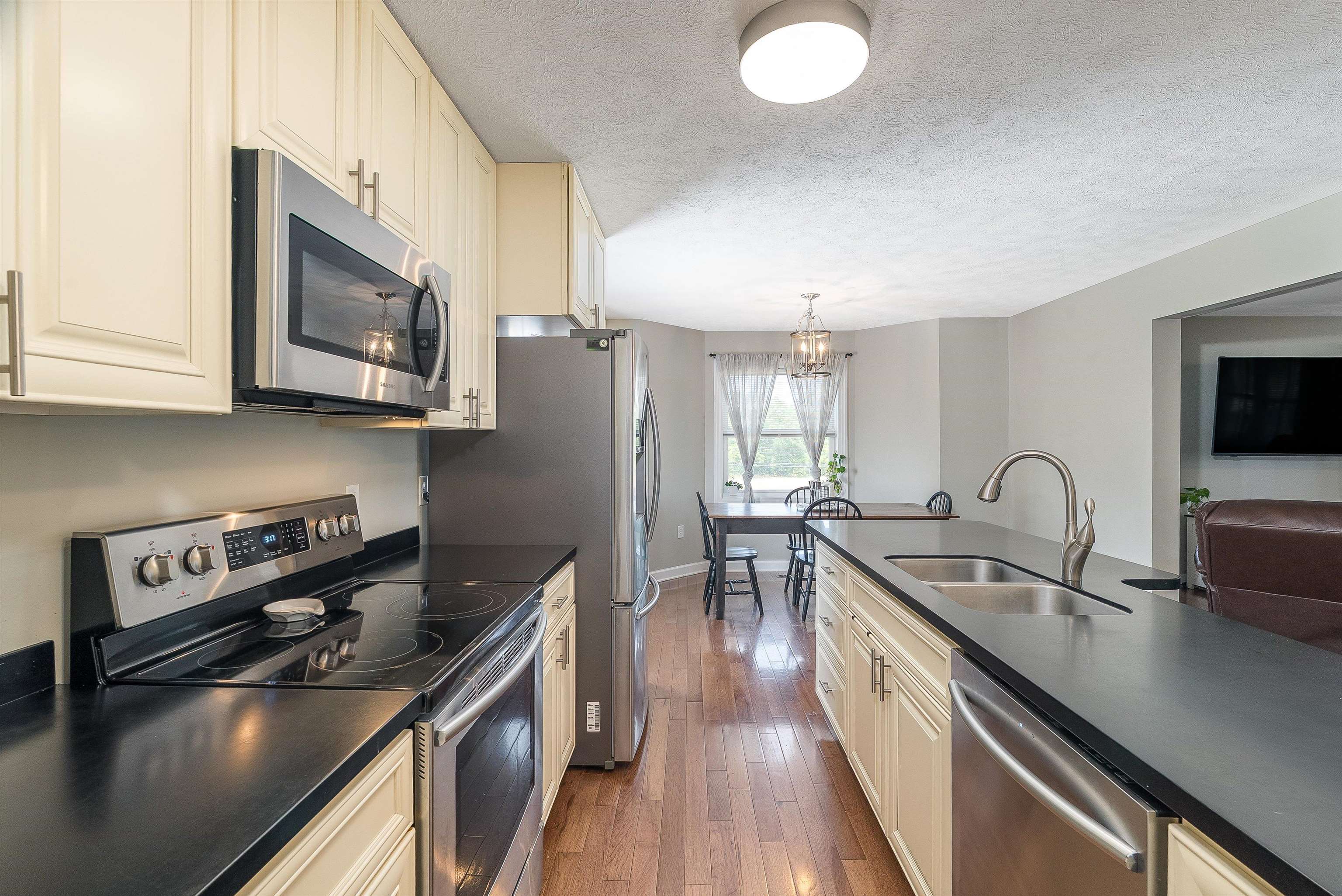 324 RUSTIC AVE, BROADWAY, Virginia 22815, 3 Bedrooms Bedrooms, ,2 BathroomsBathrooms,Residential,324 RUSTIC AVE,665412 MLS # 665412