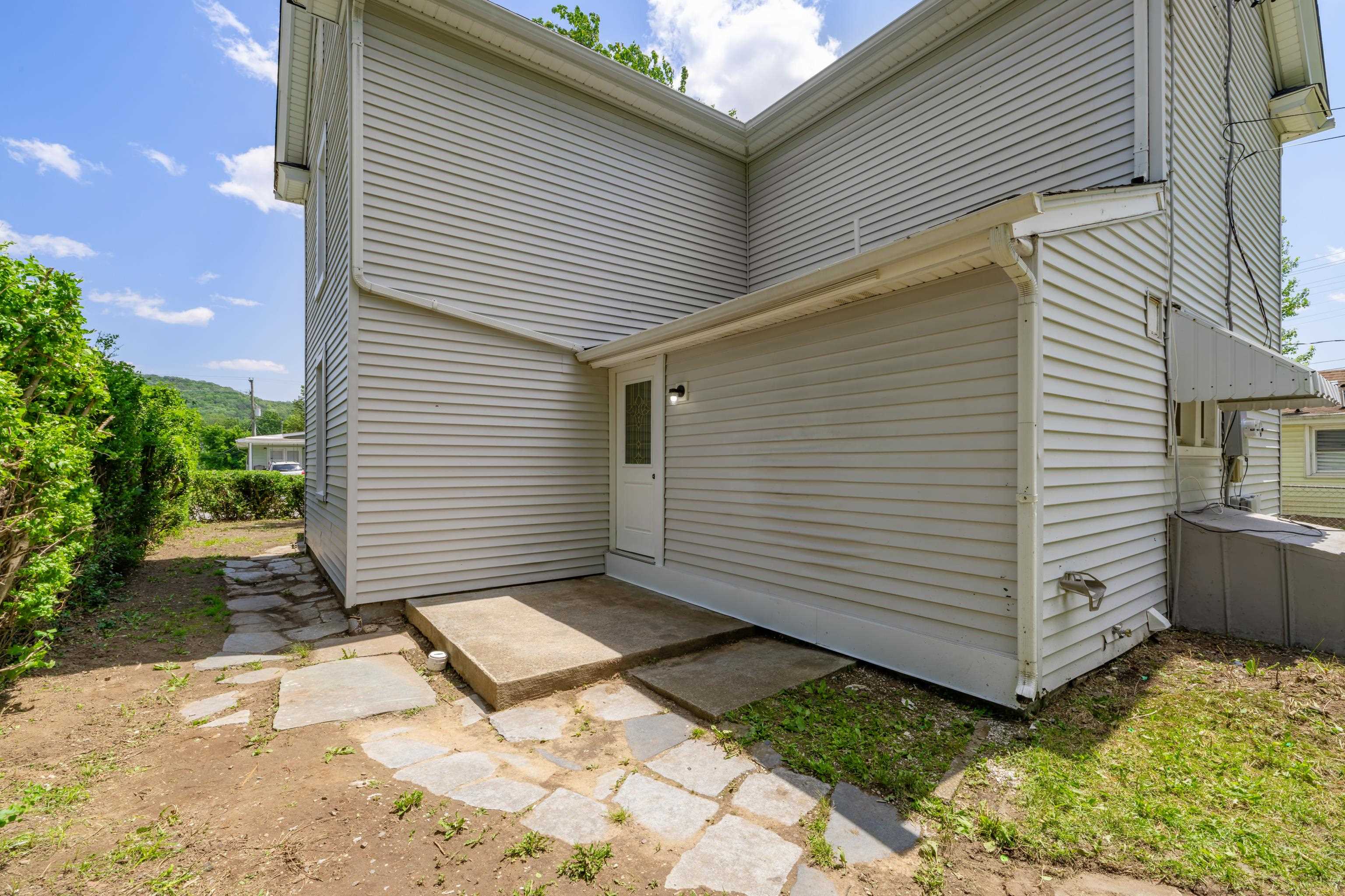561 ARCH AVE, WAYNESBORO, Virginia 22980, 4 Bedrooms Bedrooms, ,2 BathroomsBathrooms,Residential,561 ARCH AVE,665424 MLS # 665424