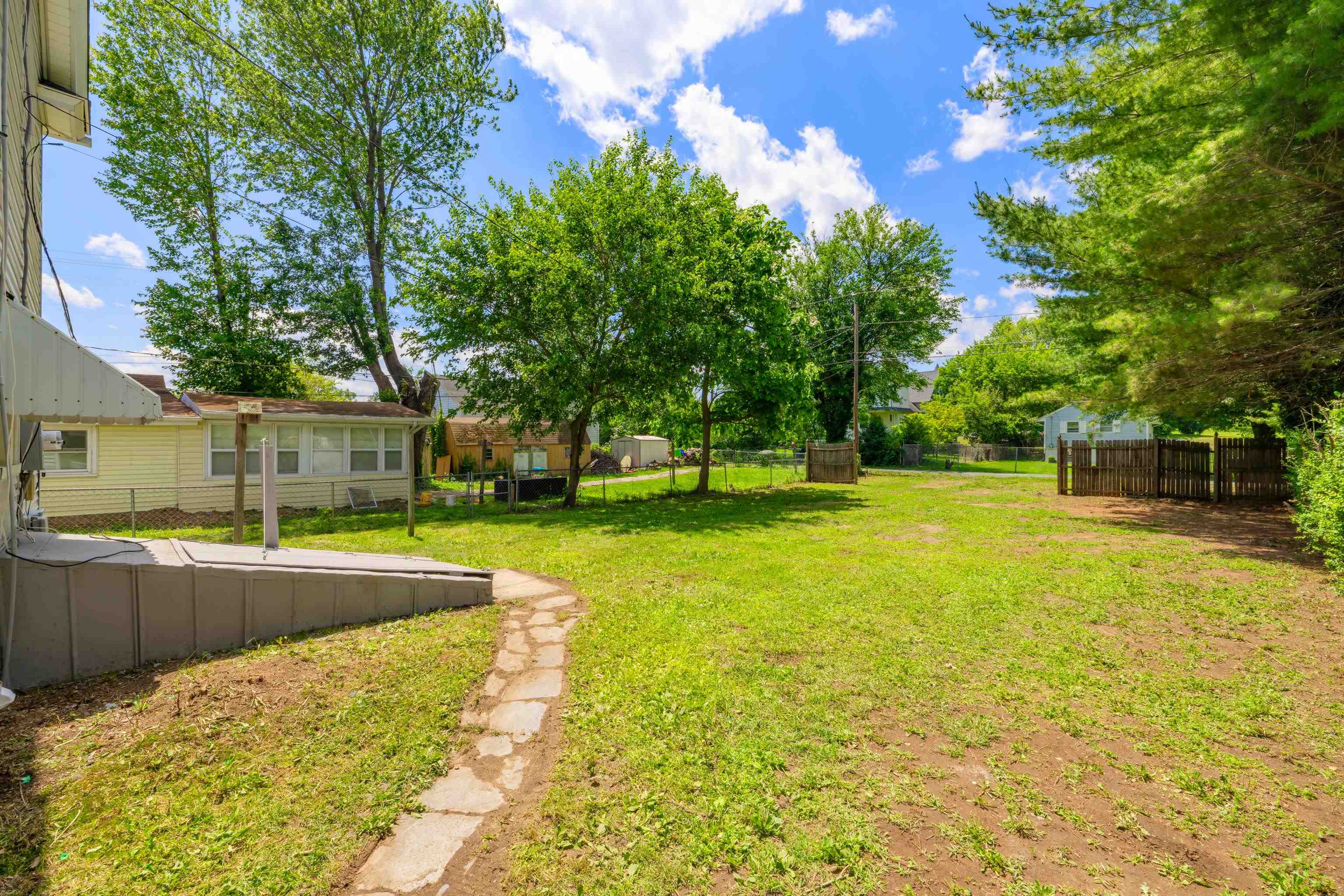561 ARCH AVE, WAYNESBORO, Virginia 22980, 4 Bedrooms Bedrooms, ,2 BathroomsBathrooms,Residential,561 ARCH AVE,665424 MLS # 665424
