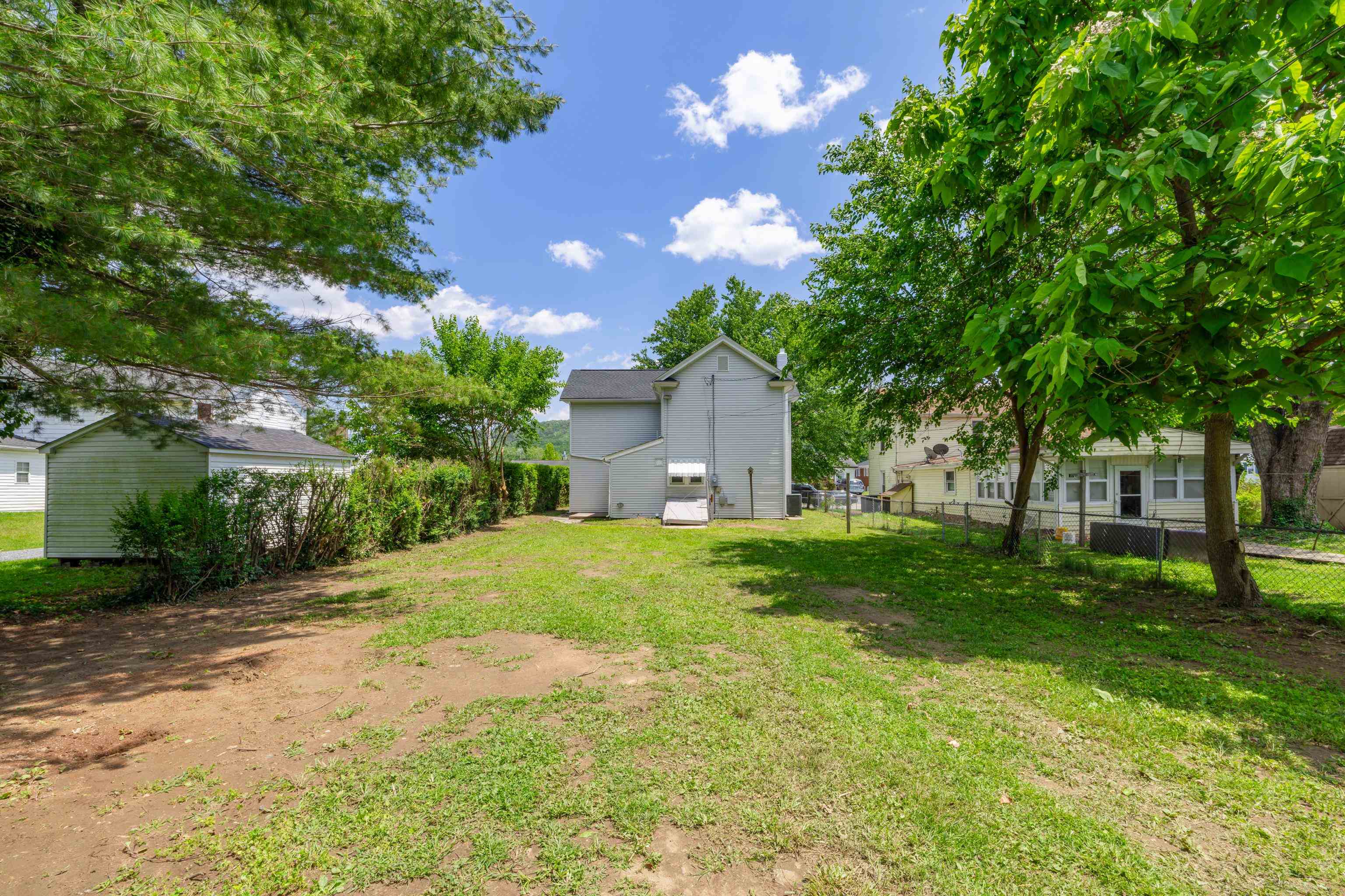 561 ARCH AVE, WAYNESBORO, Virginia 22980, 4 Bedrooms Bedrooms, ,2 BathroomsBathrooms,Residential,561 ARCH AVE,665424 MLS # 665424