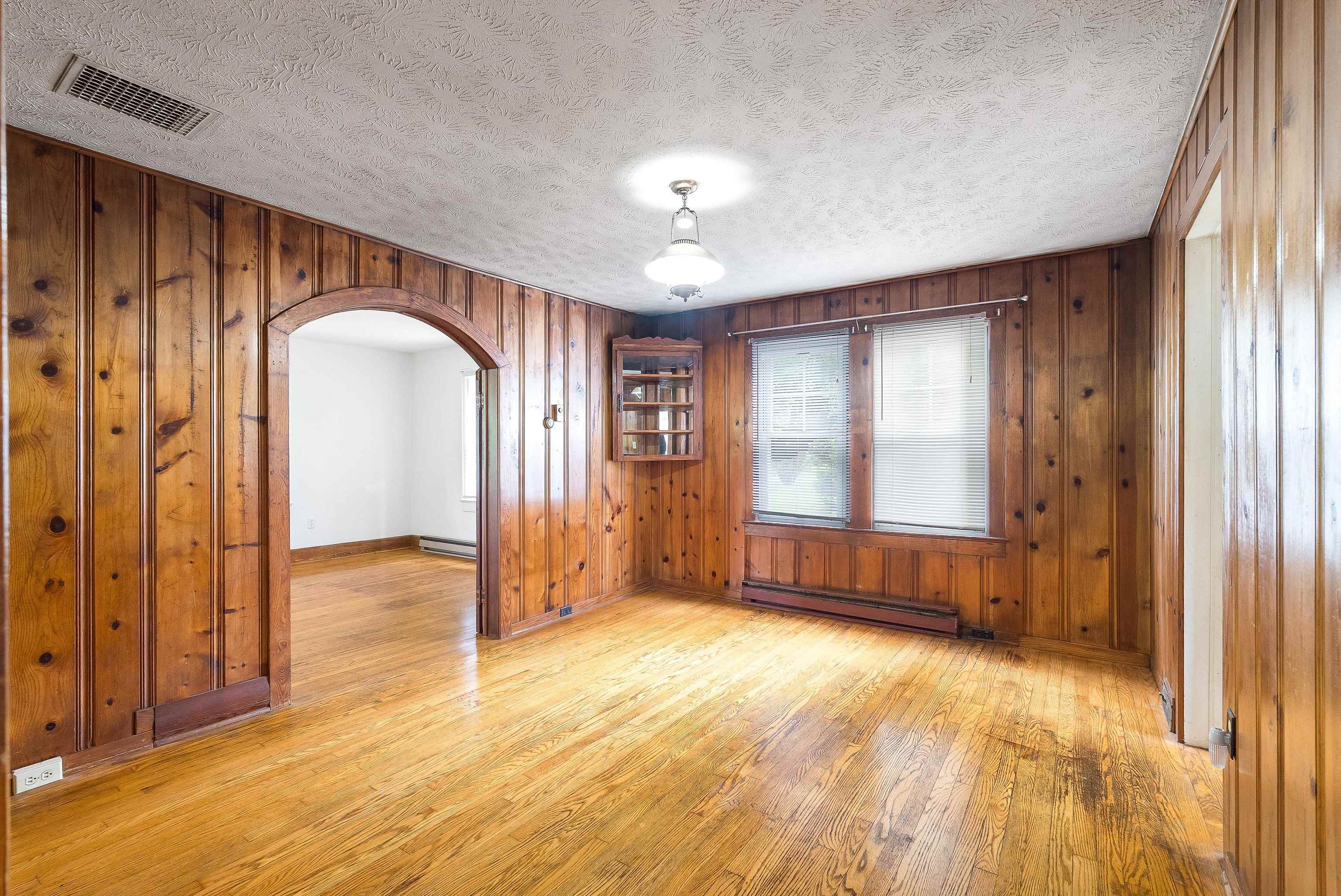 4056 EAST POINT RD, ELKTON, Virginia 22827, 4 Bedrooms Bedrooms, ,1 BathroomBathrooms,Residential,4056 EAST POINT RD,665426 MLS # 665426