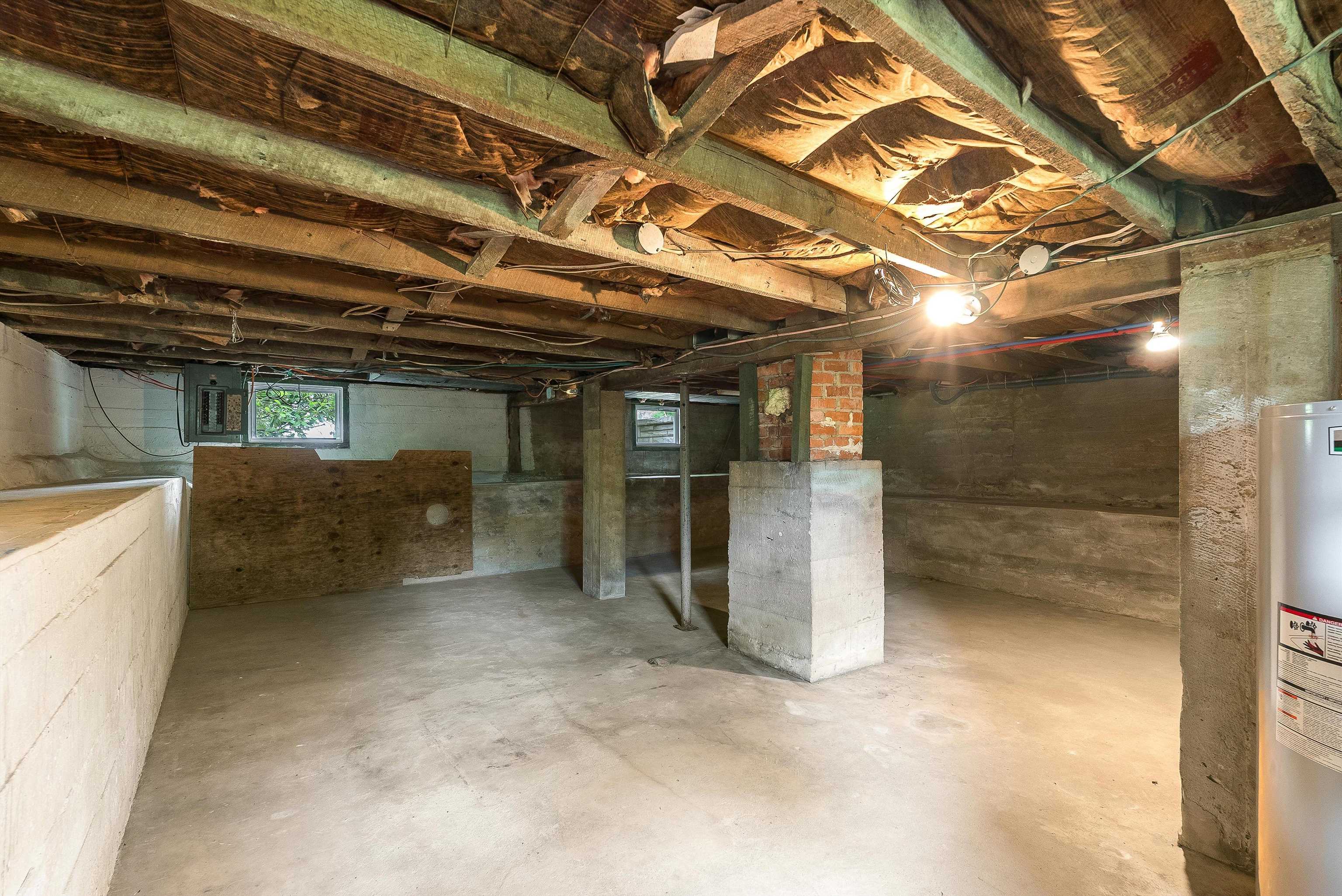4056 EAST POINT RD, ELKTON, Virginia 22827, 4 Bedrooms Bedrooms, ,1 BathroomBathrooms,Residential,4056 EAST POINT RD,665426 MLS # 665426