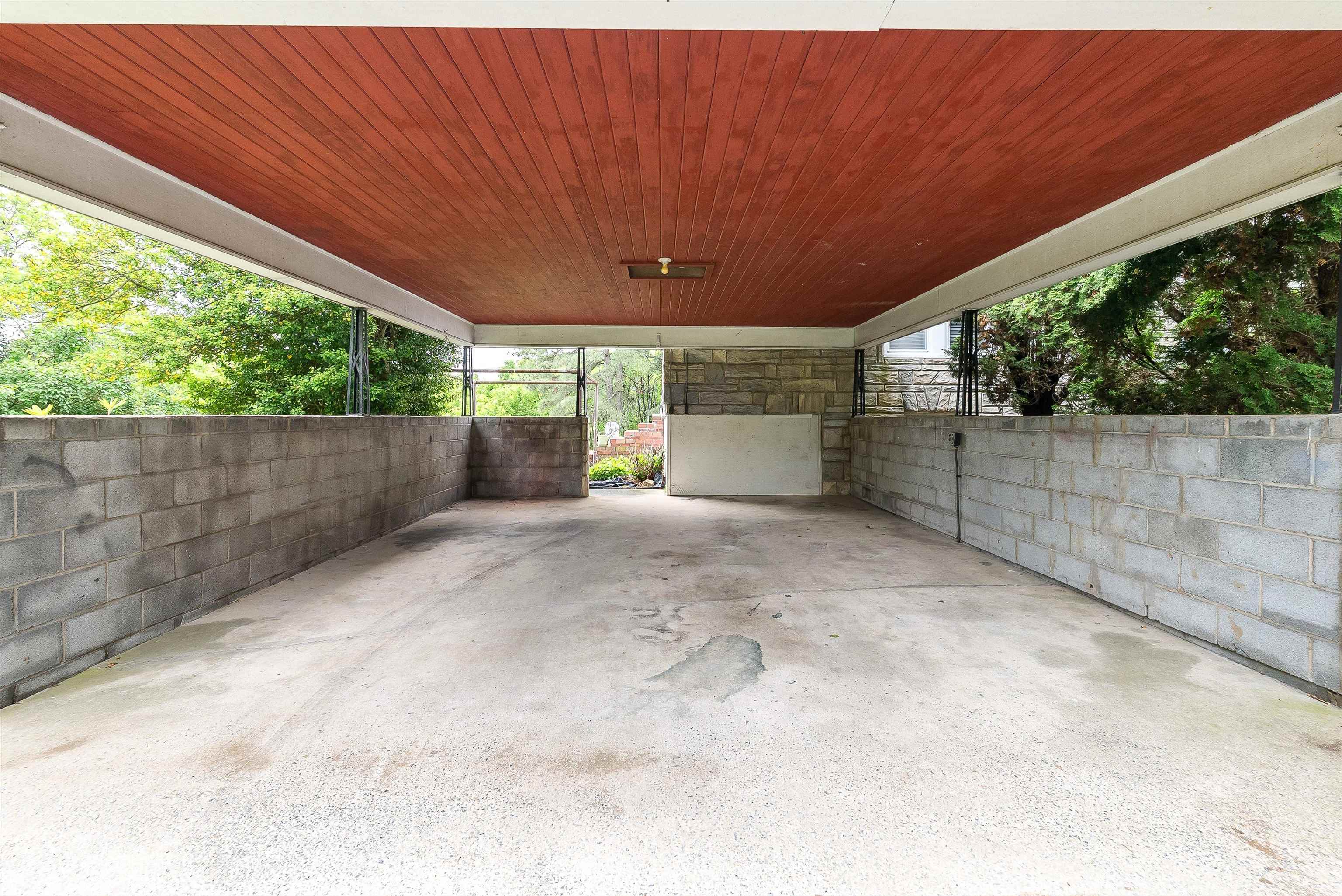 4056 EAST POINT RD, ELKTON, Virginia 22827, 4 Bedrooms Bedrooms, ,1 BathroomBathrooms,Residential,4056 EAST POINT RD,665426 MLS # 665426