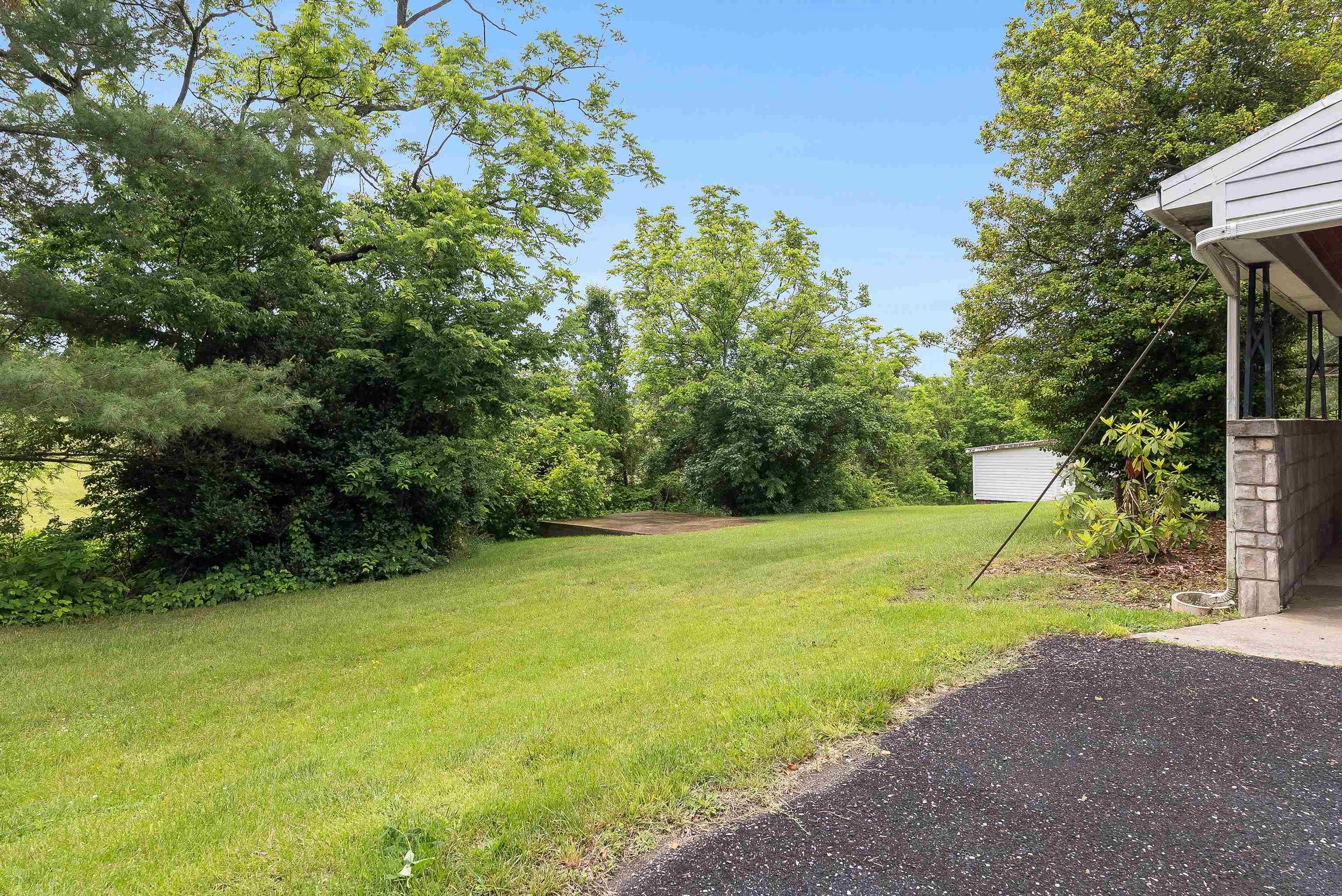 4056 EAST POINT RD, ELKTON, Virginia 22827, 4 Bedrooms Bedrooms, ,1 BathroomBathrooms,Residential,4056 EAST POINT RD,665426 MLS # 665426
