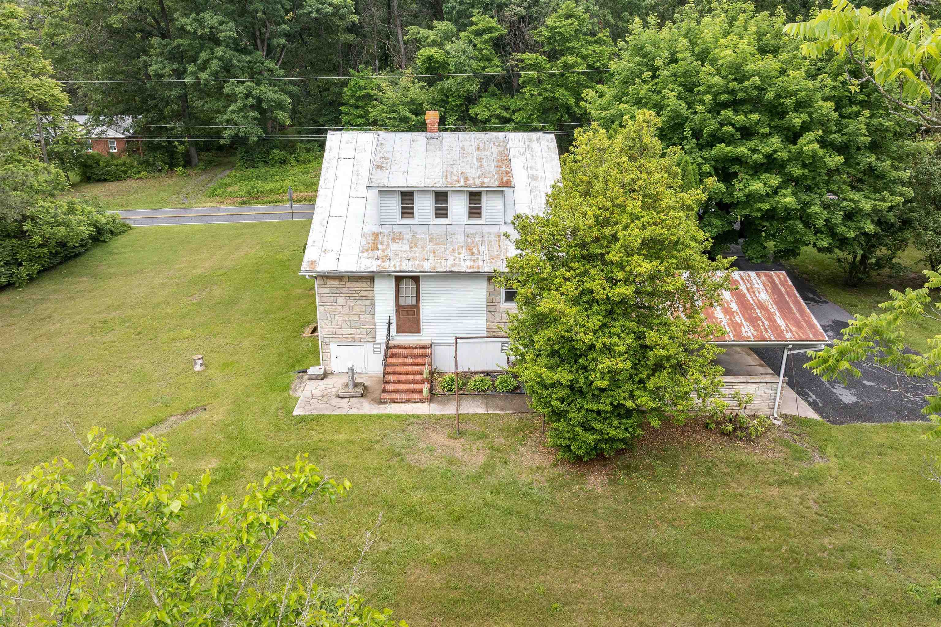 4056 EAST POINT RD, ELKTON, Virginia 22827, 4 Bedrooms Bedrooms, ,1 BathroomBathrooms,Residential,4056 EAST POINT RD,665426 MLS # 665426