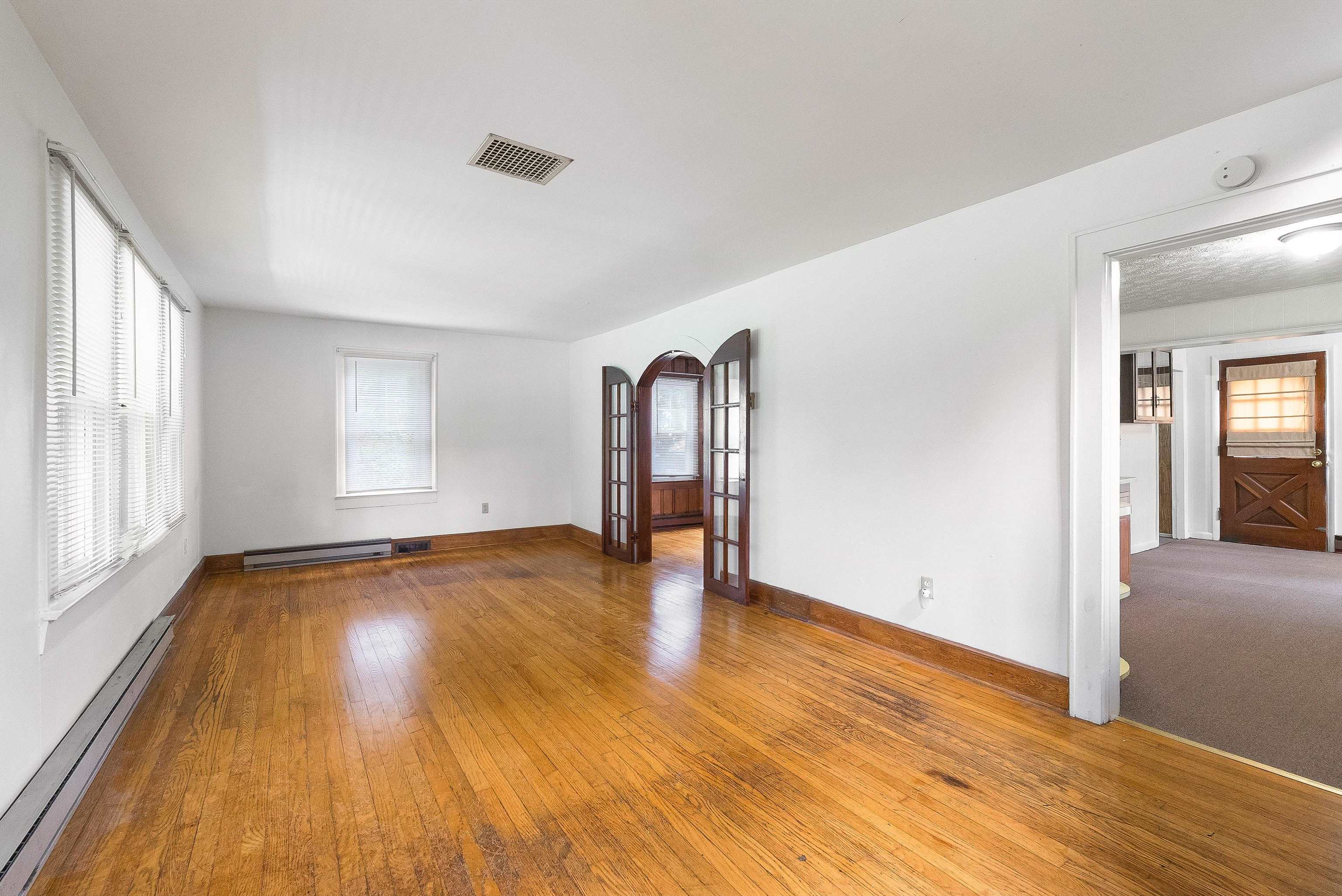 4056 EAST POINT RD, ELKTON, Virginia 22827, 4 Bedrooms Bedrooms, ,1 BathroomBathrooms,Residential,4056 EAST POINT RD,665426 MLS # 665426