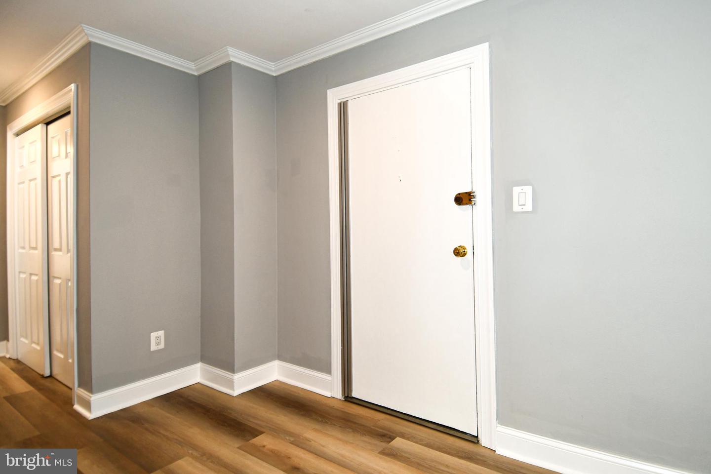 6137 LEESBURG PIKE #101, FALLS CHURCH, Virginia 22041, 1 Bedroom Bedrooms, 2 Rooms Rooms,1 BathroomBathrooms,Residential,For sale,6137 LEESBURG PIKE #101,VAFX2236338 MLS # VAFX2236338