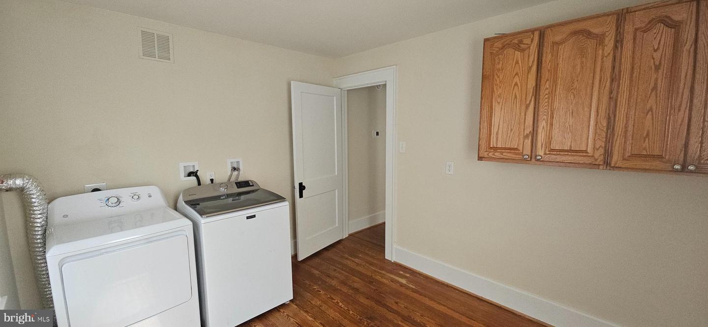 811 BERRYVILLE AVE, WINCHESTER, Virginia 22601, 6 Bedrooms Bedrooms, ,3 BathroomsBathrooms,Residential,For sale,811 BERRYVILLE AVE,VAWI2007588 MLS # VAWI2007588