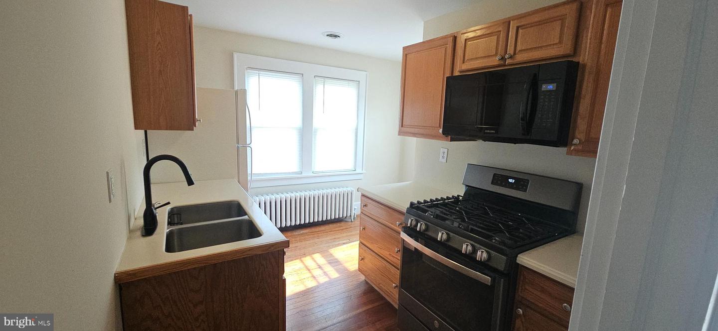 811 BERRYVILLE AVE, WINCHESTER, Virginia 22601, 6 Bedrooms Bedrooms, ,3 BathroomsBathrooms,Residential,For sale,811 BERRYVILLE AVE,VAWI2007588 MLS # VAWI2007588