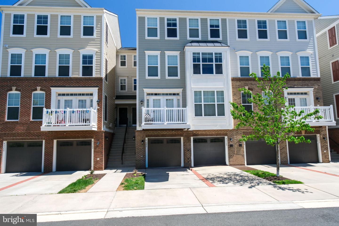 43370 TOWN GATE SQ, CHANTILLY, Virginia 20152, 3 Bedrooms Bedrooms, ,2 BathroomsBathrooms,Residential,For sale,43370 TOWN GATE SQ,VALO2094896 MLS # VALO2094896