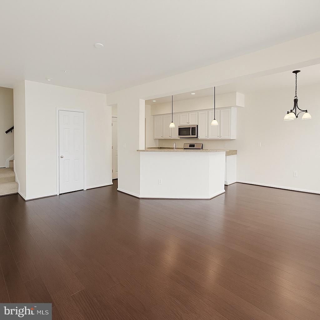 43370 TOWN GATE SQ, CHANTILLY, Virginia 20152, 3 Bedrooms Bedrooms, ,2 BathroomsBathrooms,Residential,For sale,43370 TOWN GATE SQ,VALO2094896 MLS # VALO2094896